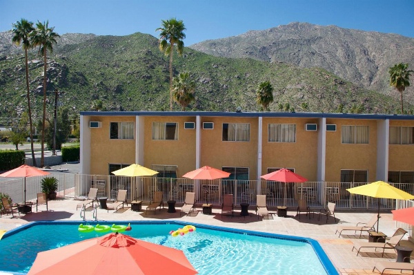 Delos Reyes Palm Springs Main image
